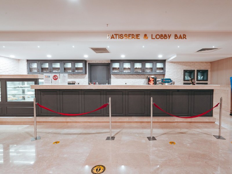 Royal Atlantis Beach 17