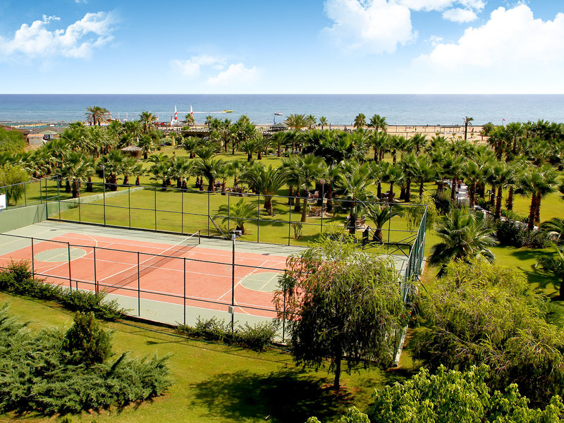 Royal Atlantis Beach 18