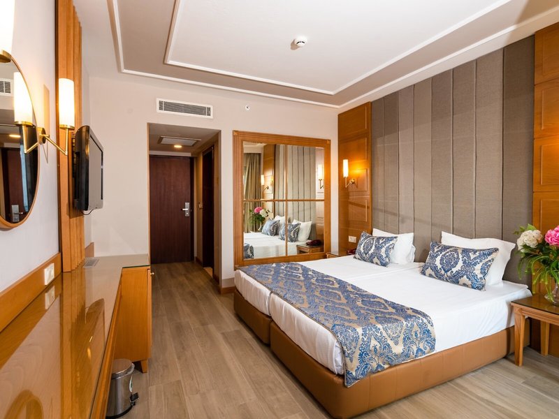 Royal Atlantis Beach 27