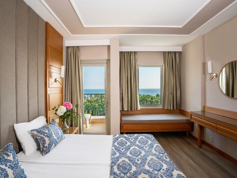 Royal Atlantis Beach 29