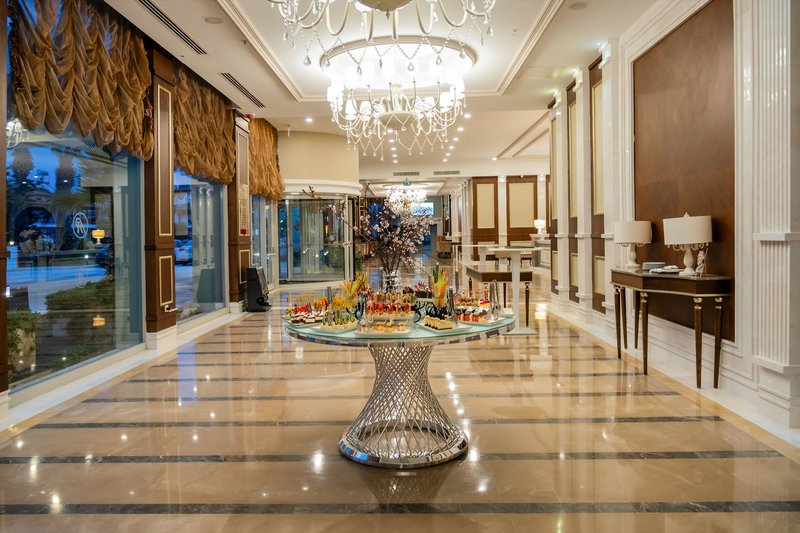Royal Atlantis Beach 13