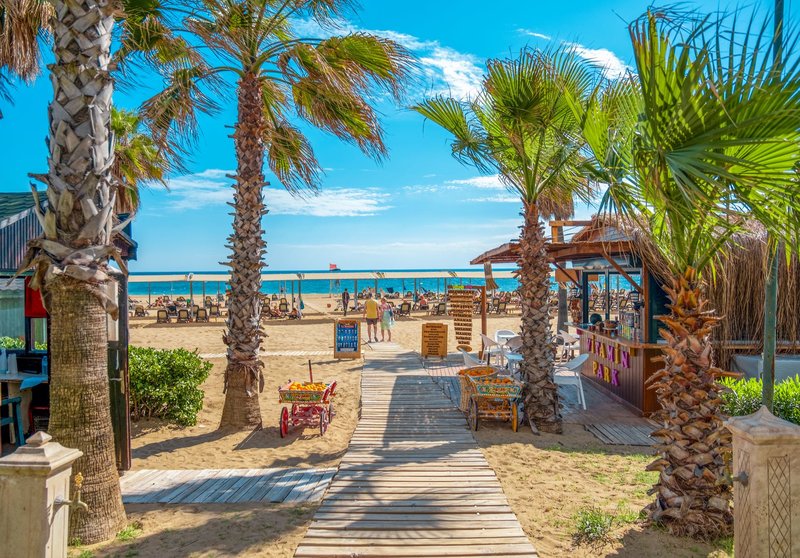 Royal Atlantis Beach 14