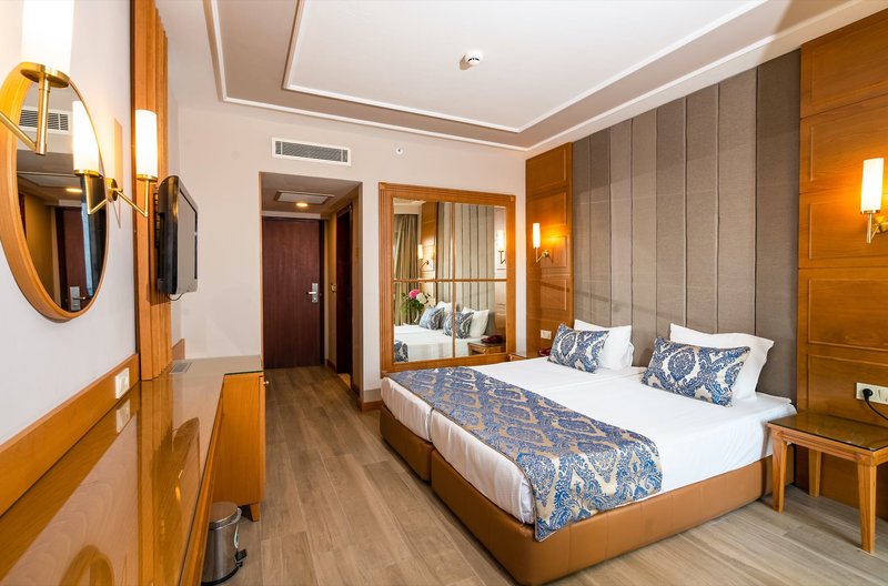 Royal Atlantis Beach 15