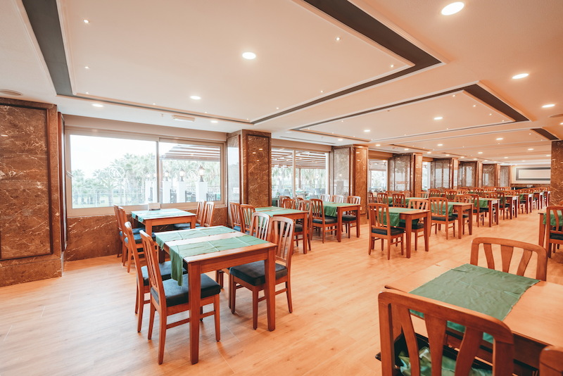 Royal Atlantis Beach 43