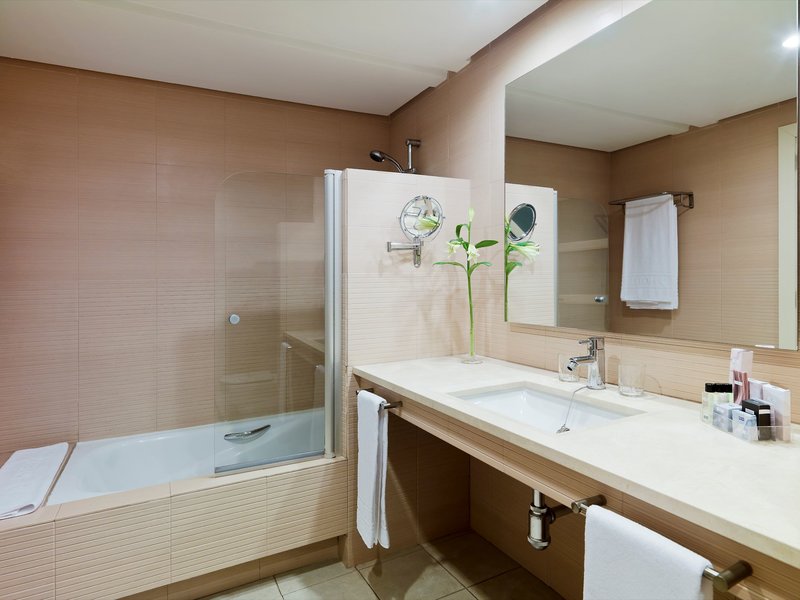 H10 Estepona Palace 17