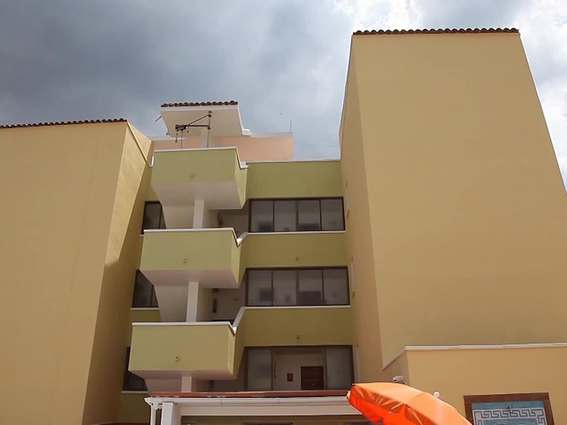 Bon Aire Apartments 2