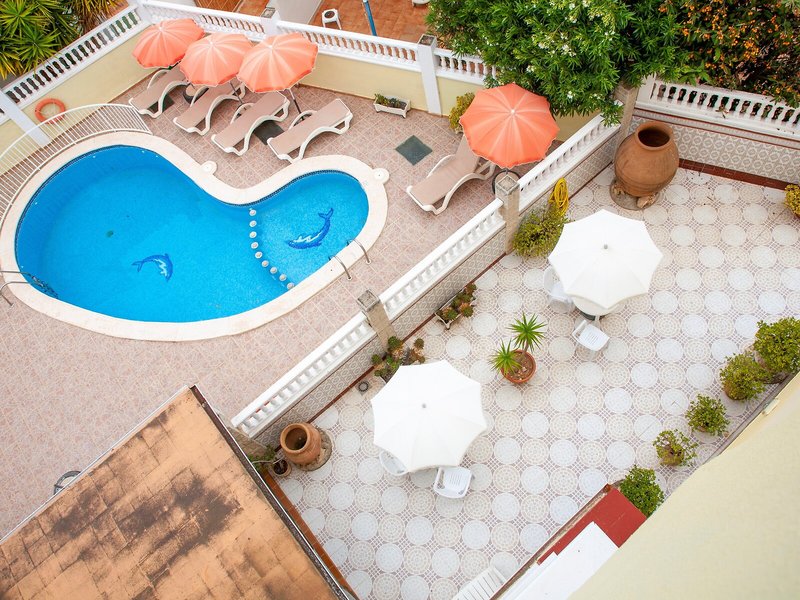 Bon Aire Apartments 6