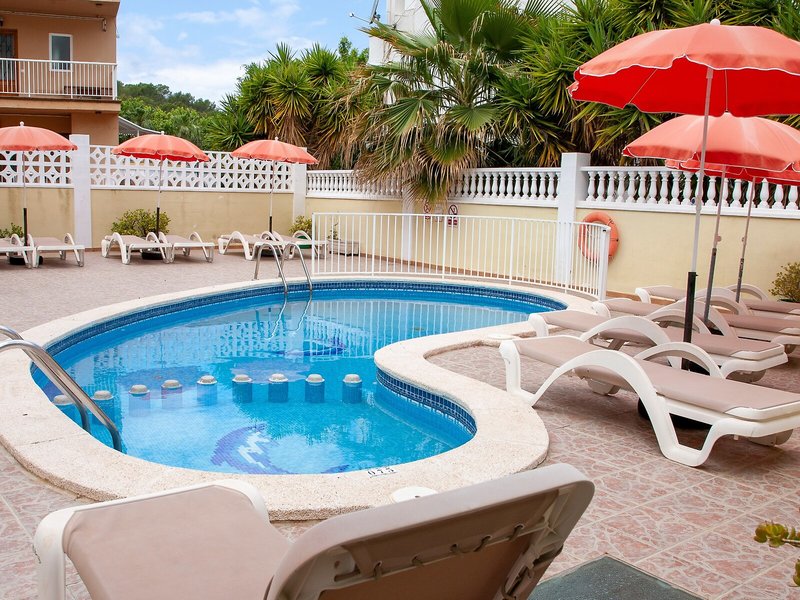 Bon Aire Apartments 8