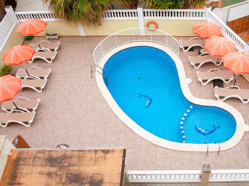 Bon Aire Apartments 9