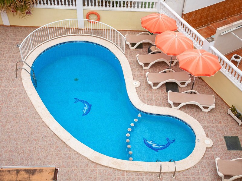 Bon Aire Apartments 11