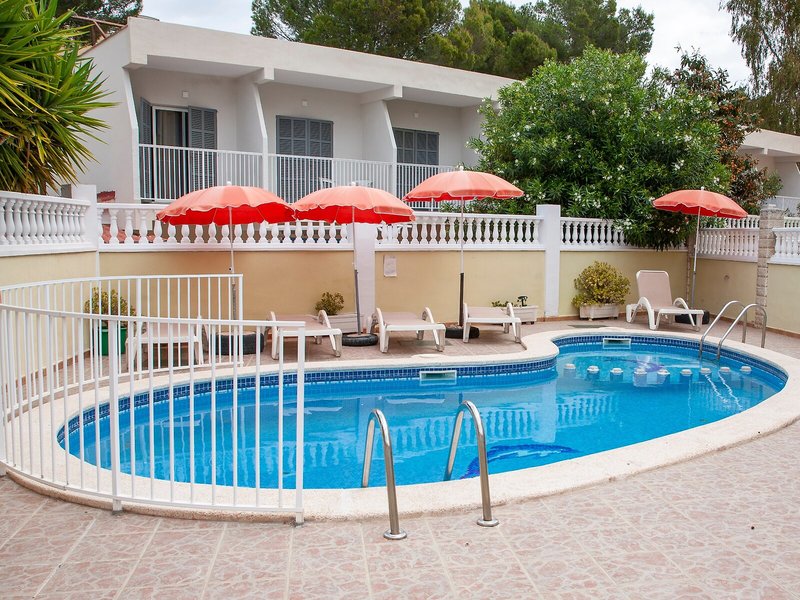 Bon Aire Apartments 12