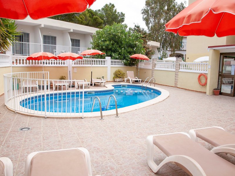 Bon Aire Apartments 13