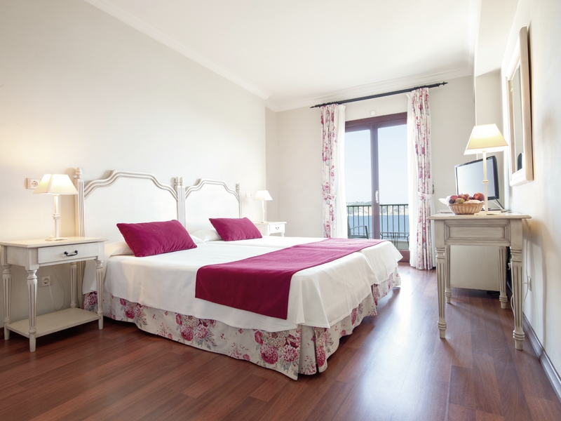 Hotel Cala Fornells 5