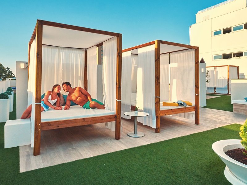 BQ Bulevar Peguera Hotel 13