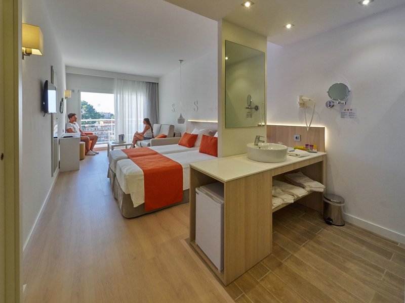 BQ Bulevar Peguera Hotel 18