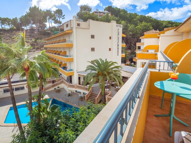 Flor Los Almendros Hotel 1