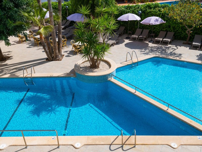 Flor Los Almendros Hotel 9