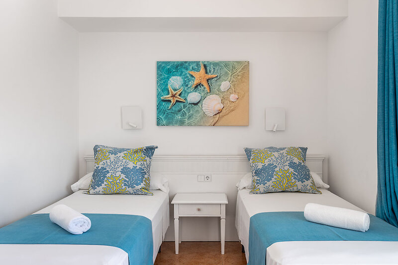 Neptuno Paguera Hostal 7