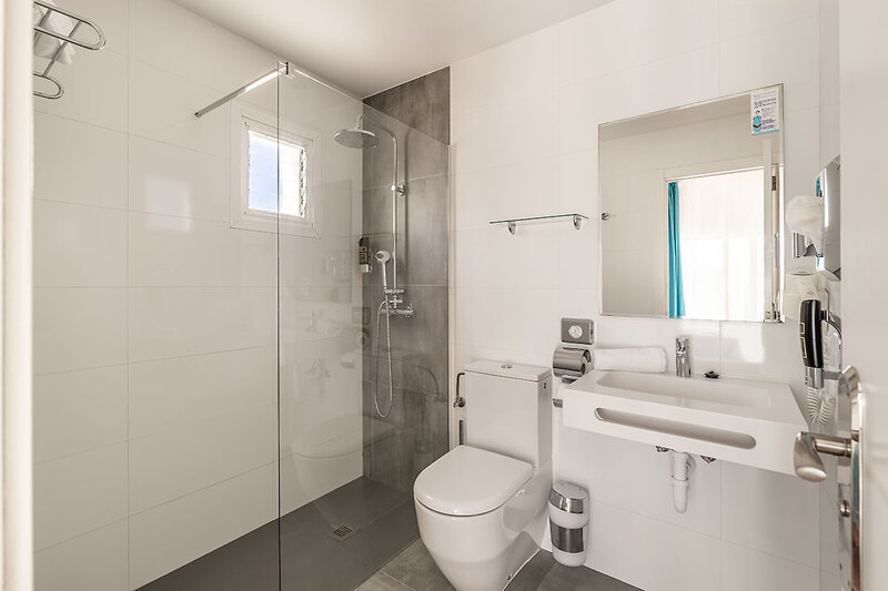 Neptuno Paguera Hostal 14