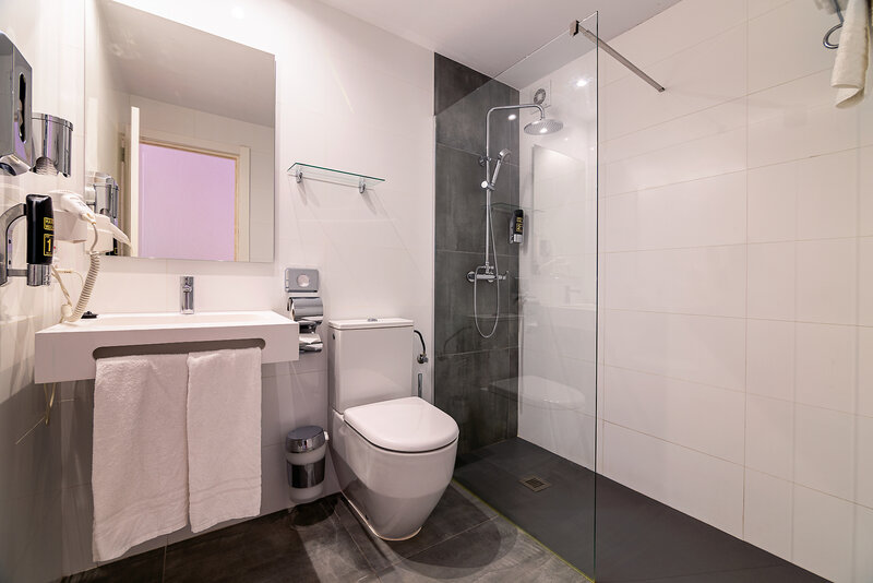 Neptuno Paguera Hostal 7