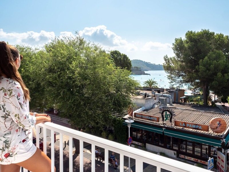 Neptuno Paguera Hostal 1