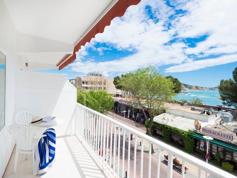 Neptuno Paguera Hostal 3