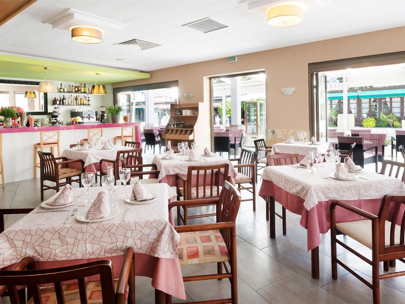 Neptuno Paguera Hostal 13