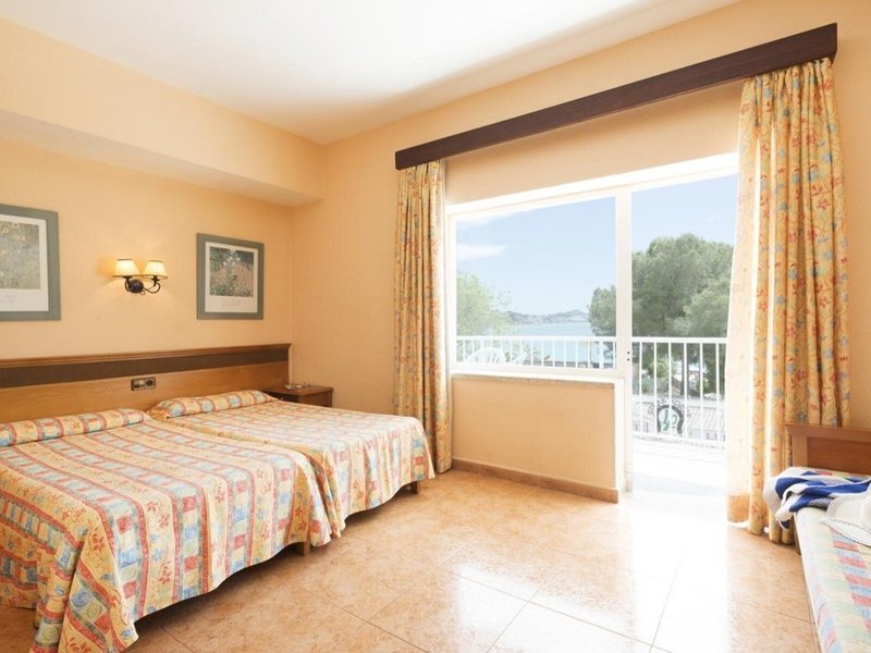 Neptuno Paguera Hostal 18