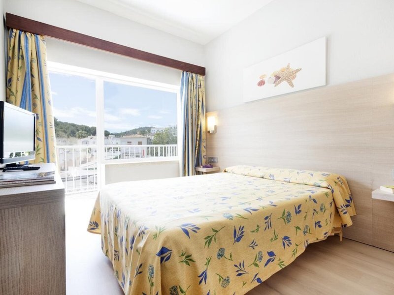 Neptuno Paguera Hostal 19