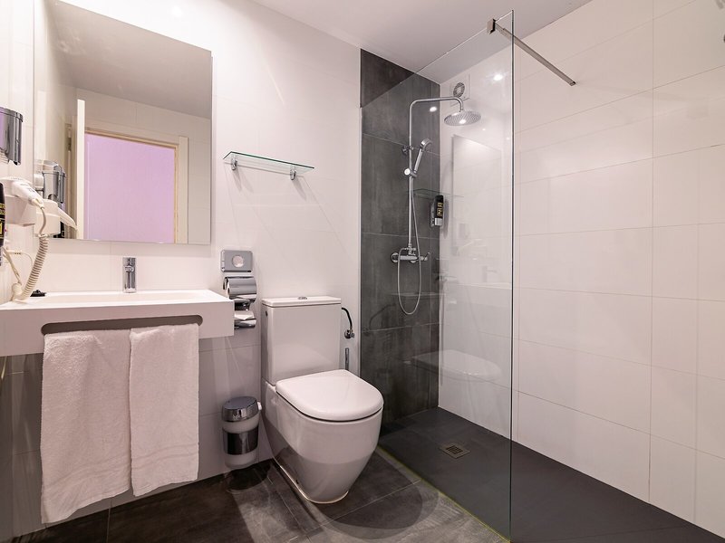 Neptuno Paguera Hostal 21