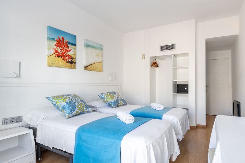 Neptuno Paguera Hostal 6