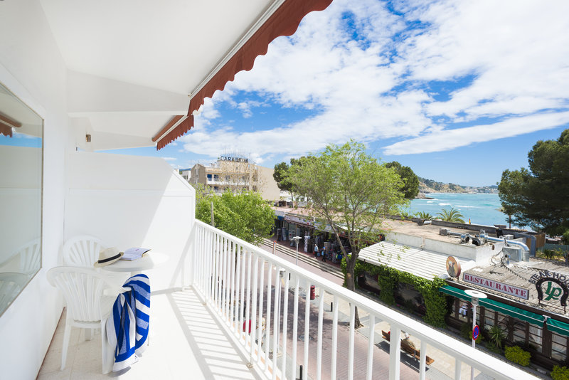 Neptuno Paguera Hostal 8