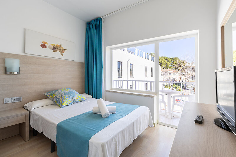 Neptuno Paguera Hostal 19
