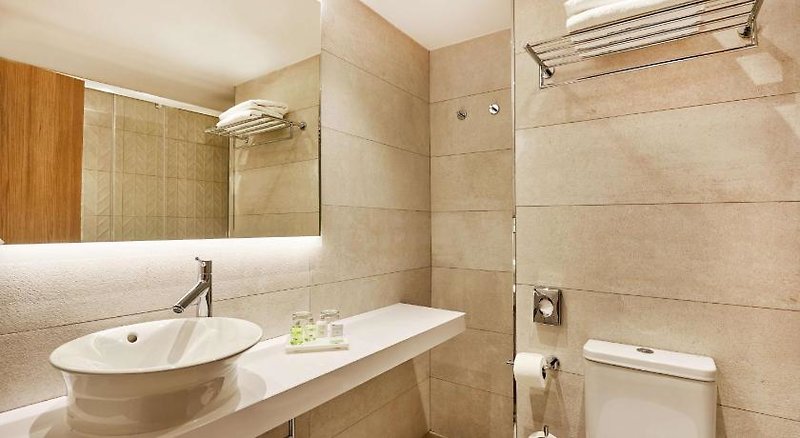 NH Sants Barcelona 4