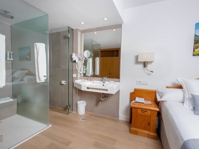 Valentin Reina Paguera 44