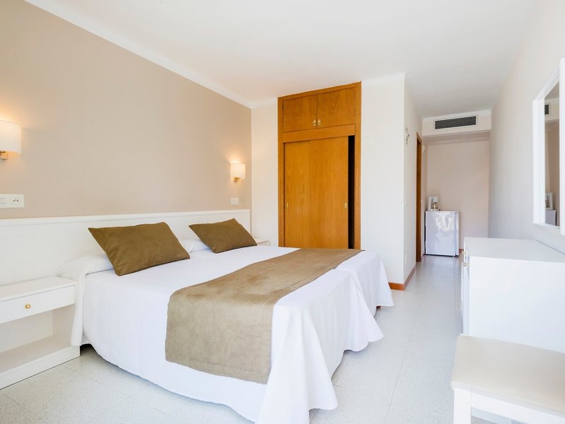 Hostal Residencia Sutimar 23