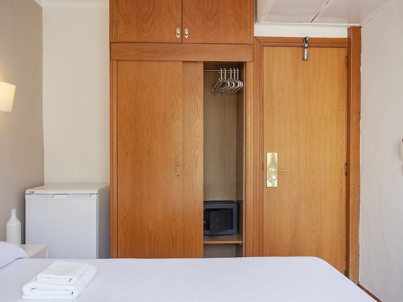 Hostal Residencia Sutimar 31