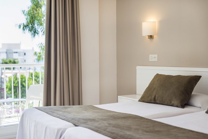 Hostal Residencia Sutimar 11
