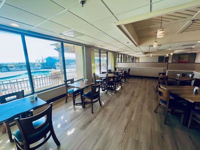 DoubleTree by Hilton Hotel Atlantic Beach Oceanfront 4
