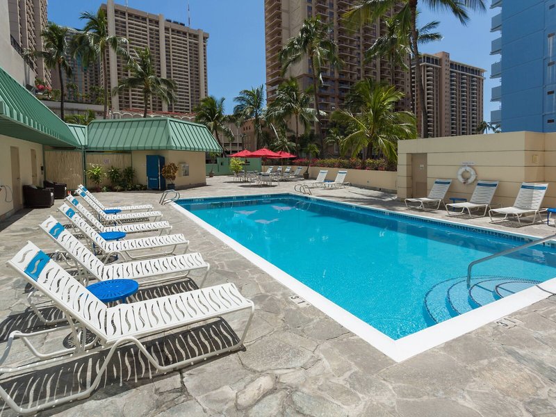 Ramada Plaza by Wyndham Waikiki 3