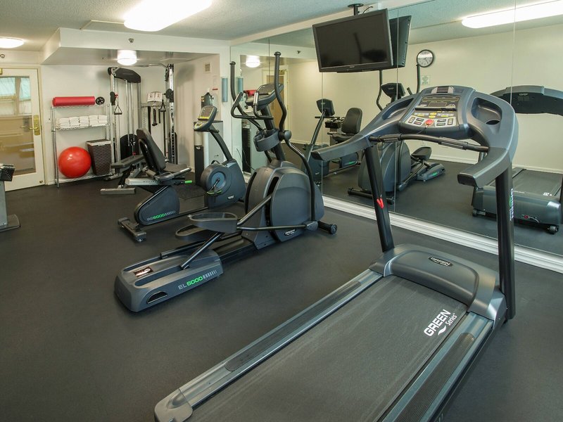 Ramada Plaza by Wyndham Waikiki 7