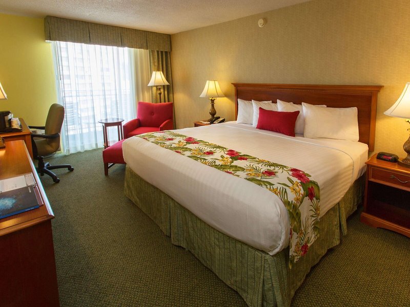 Ramada Plaza by Wyndham Waikiki 8