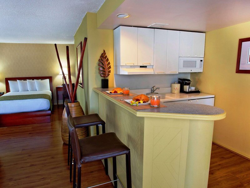 Ramada Plaza by Wyndham Waikiki 12