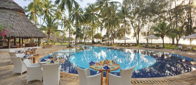 Bluebay Beach Resort & Spa 6