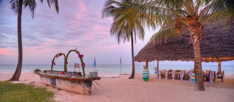 Bluebay Beach Resort & Spa 8