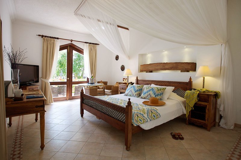 Bluebay Beach Resort & Spa 24