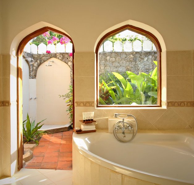 Bluebay Beach Resort & Spa 26