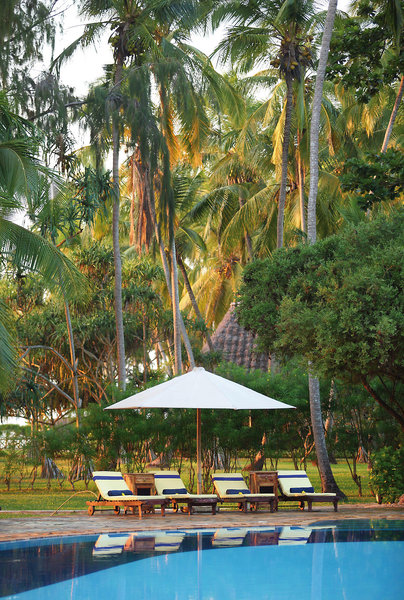 Bluebay Beach Resort & Spa 8