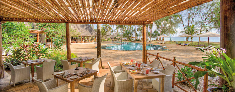 Bluebay Beach Resort & Spa 10