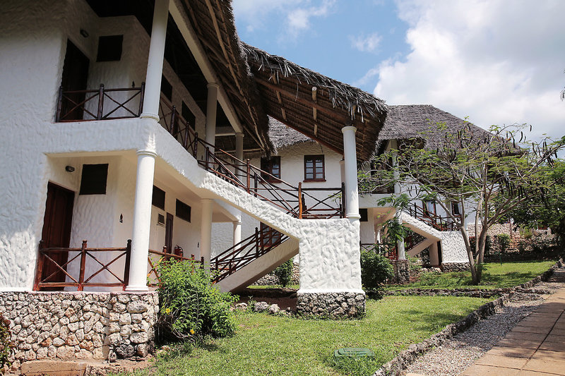 Bluebay Beach Resort & Spa 23